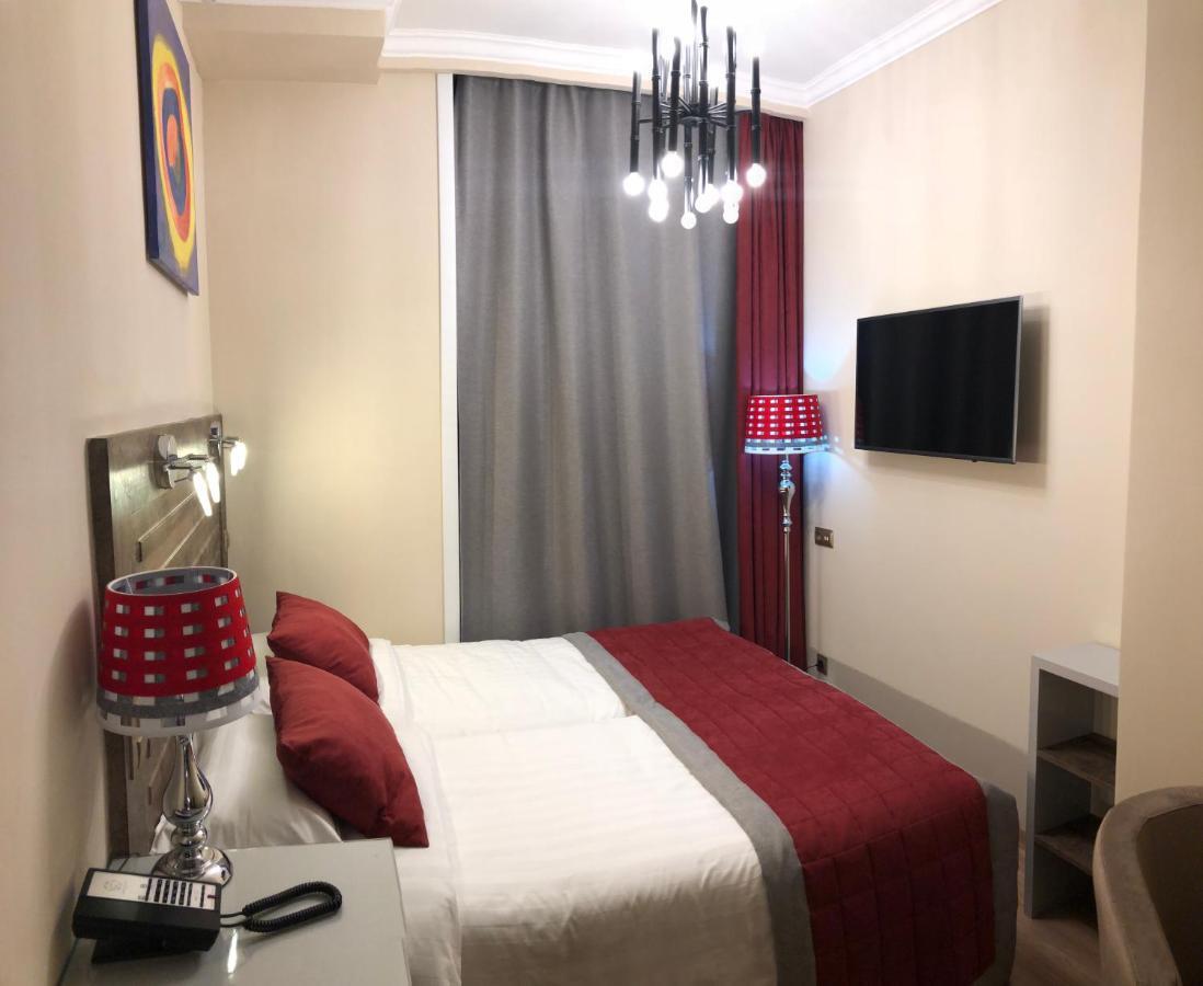 Grace Point Hotel Astaná Habitación foto